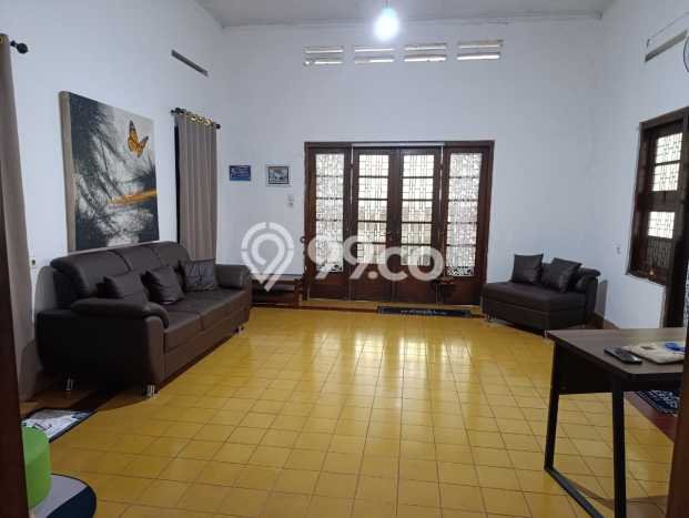 Rumah Elit Modern Tanpa Renovasi di Pegangsaan Jakarta Pusat Rumah Elit Modern Tanpa Renovasi di Pegangsaan Jakarta Pusat