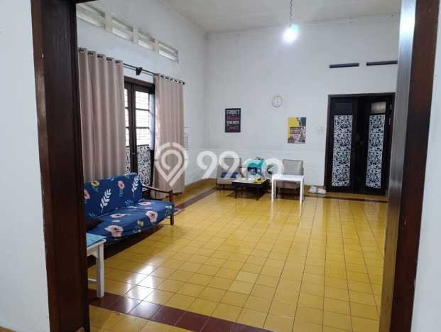 Rumah Elit Modern Tanpa Renovasi di Pegangsaan Jakarta Pusat Rumah Elit Modern Tanpa Renovasi di Pegangsaan Jakarta Pusat