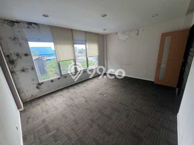 LOKASI SUPER STRATEGIS! Ruko di Pancoran, Luas 615m2m², Area Komersial LOKASI SUPER STRATEGIS! Ruko di Pancoran, Luas 615m2m², Area Komersial