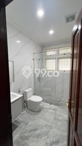 Rumah kawasan Kebayoran Baru, 3 KM, Pemandangan Indah, LT 485m² Bangunan 220m² Rumah kawasan Kebayoran Baru, 3 KM, Pemandangan Indah, LT 485m² Bangunan 220m²