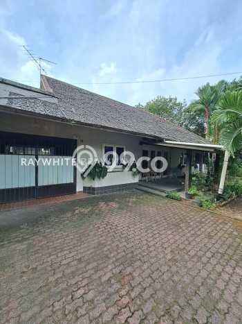 Rumah Siap Huni 5 KT 3 KM di Kebayoran Baru, Jakarta Selatan Rumah Siap Huni 5 KT 3 KM di Kebayoran Baru, Jakarta Selatan