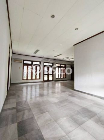 Rumah kawasan Kebayoran Baru, 3 KM, Pemandangan Indah, LT 485m² Bangunan 220m² Rumah kawasan Kebayoran Baru, 3 KM, Pemandangan Indah, LT 485m² Bangunan 220m²