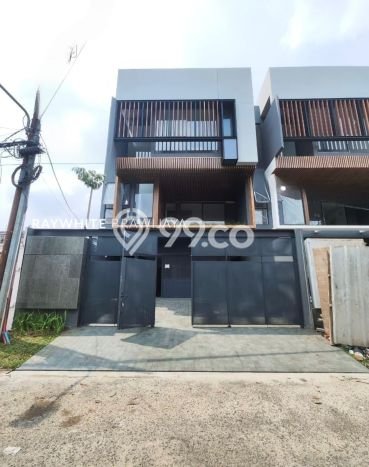 For Sale! Premium House LT 207m2 Desain Elegan di Kemang For Sale! Premium House LT 207m2 Desain Elegan di Kemang