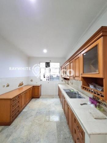 Rumah di Kebayoran Baru, Dekat Fasilitas, LT 400m2m² Rumah di Kebayoran Baru, Dekat Fasilitas, LT 400m2m²