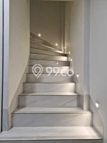 Ready to Use! Luxury House LT 200m2 Desain Modern di Pegangsaan Ready to Use! Luxury House LT 200m2 Desain Modern di Pegangsaan