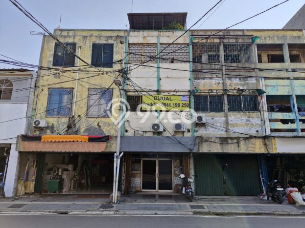 Untuk Dijual! Ruko di Pinangsia Jakarta Barat LT 78m2 / LB 250m2 Kawasan Strategis Untuk Dijual! Ruko di Pinangsia Jakarta Barat LT 78m2 / LB 250m2 Kawasan Strategis