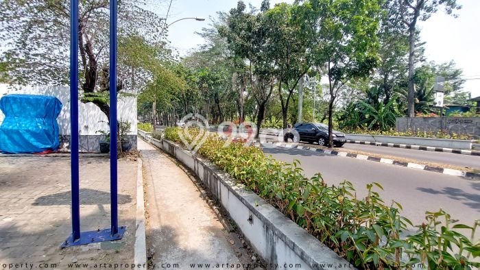 Unit Ruko Dijual di Tangerang Selatan LT 81m2 & LB 243m2 Unit Ruko Dijual di Tangerang Selatan LT 81m2 & LB 243m2