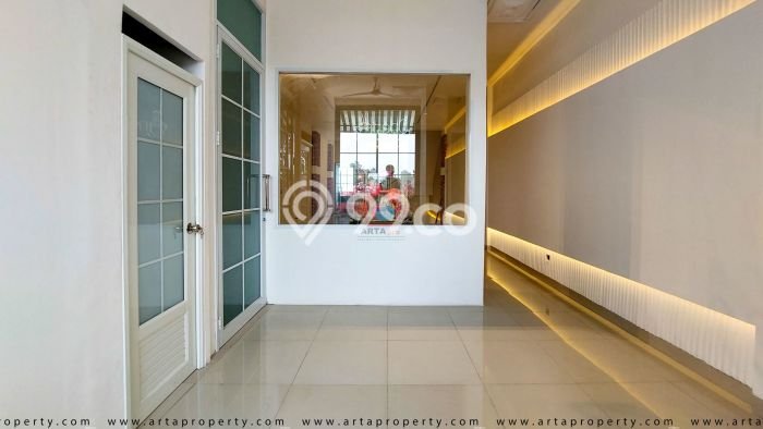 Unit Ruko Dijual di Tangerang Selatan LT 81m2 & LB 243m2 Unit Ruko Dijual di Tangerang Selatan LT 81m2 & LB 243m2