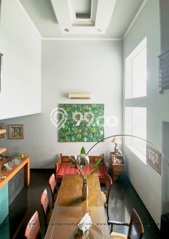 Rumah Siap Huni LT 376m² / LB 700m² di Lokasi Strategis Pakubuwono, Jakarta Selatan Rumah Siap Huni LT 376m² / LB 700m² di Lokasi Strategis Pakubuwono, Jakarta Selatan