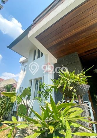 Rumah Siap Huni LT 376m² / LB 700m² di Lokasi Strategis Pakubuwono, Jakarta Selatan Rumah Siap Huni LT 376m² / LB 700m² di Lokasi Strategis Pakubuwono, Jakarta Selatan