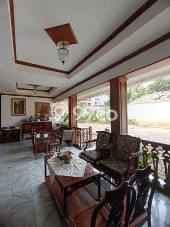 Siap Huni Hunian Elit 5 Kamar di Menteng Dekat ke Mana Pun Siap Huni Hunian Elit 5 Kamar di Menteng Dekat ke Mana Pun