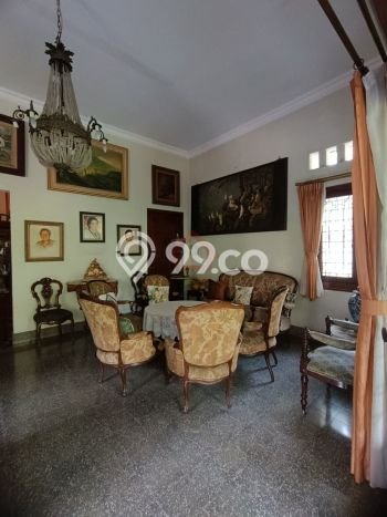 Siap Huni Hunian Elit 5 Kamar di Menteng Dekat ke Mana Pun Siap Huni Hunian Elit 5 Kamar di Menteng Dekat ke Mana Pun