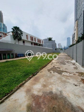Tanah Dijual Lokasi Strategis di Jakarta Selatan dengan Luas 450m2 Tanah Dijual Lokasi Strategis di Jakarta Selatan dengan Luas 450m2