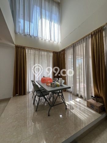 Siap Huni Hunian Elit 5 Kamar di Jagakarsa Dekat ke Mana Pun Siap Huni Hunian Elit 5 Kamar di Jagakarsa Dekat ke Mana Pun