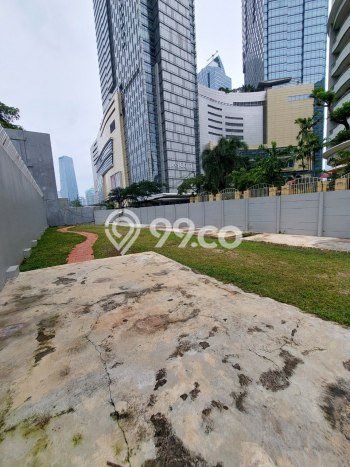 Tanah Dijual Lokasi Strategis di Jakarta Selatan dengan Luas 450m2 Tanah Dijual Lokasi Strategis di Jakarta Selatan dengan Luas 450m2