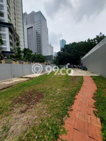 Tanah Dijual Lokasi Strategis di Jakarta Selatan dengan Luas 450m2 Tanah Dijual Lokasi Strategis di Jakarta Selatan dengan Luas 450m2