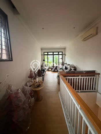 Rumah Luxury Modern Tanpa Renovasi di Senopati Jakarta Selatan Rumah Luxury Modern Tanpa Renovasi di Senopati Jakarta Selatan