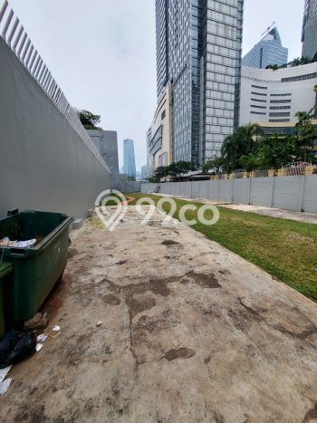 Tanah Dijual Lokasi Strategis di Jakarta Selatan dengan Luas 450m2 Tanah Dijual Lokasi Strategis di Jakarta Selatan dengan Luas 450m2