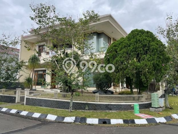 Hunian Mewah LB 450m2 Siap Pakai Desain Elegan di Pasteur, Bandung Hunian Mewah LB 450m2 Siap Pakai Desain Elegan di Pasteur, Bandung