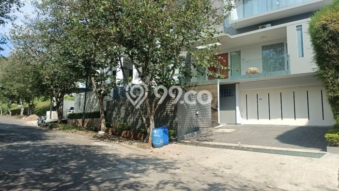 Jarang Ada! Tanah di Dago Pakar Punya Luas 458m2 SHM Jarang Ada! Tanah di Dago Pakar Punya Luas 458m2 SHM