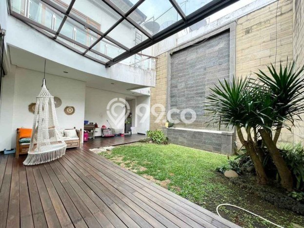 Rumah Elit Modern Tanpa Renovasi di Sukahaji Bandung Rumah Elit Modern Tanpa Renovasi di Sukahaji Bandung