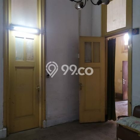 For Sale! Premium House LT 214m2 Desain Elegan di Gatot Subroto For Sale! Premium House LT 214m2 Desain Elegan di Gatot Subroto