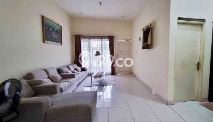 For Sale Rumah 4 Kamar Lokasi Strategis Bagus dan Strategis di Antapani For Sale Rumah 4 Kamar Lokasi Strategis Bagus dan Strategis di Antapani