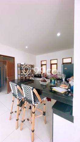 Rumah Elit Modern Tanpa Renovasi di Setiabudi Bandung Rumah Elit Modern Tanpa Renovasi di Setiabudi Bandung