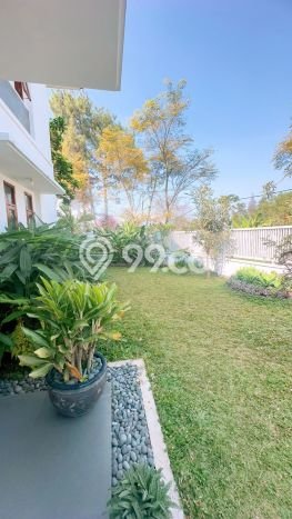 Rumah Elit Modern Tanpa Renovasi di Setiabudi Bandung Rumah Elit Modern Tanpa Renovasi di Setiabudi Bandung