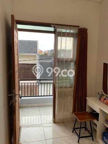 Rumah 4 KT 3 KM Dekat Rumah Sakit di Mandalajati, Bandung Rumah 4 KT 3 KM Dekat Rumah Sakit di Mandalajati, Bandung