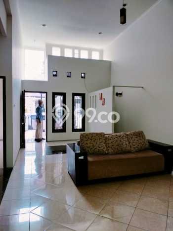 LIMITED OFFER! Rumah Berkualitas area Buah Batu, Luas 133m² LB 75m² LIMITED OFFER! Rumah Berkualitas area Buah Batu, Luas 133m² LB 75m²