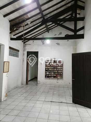 Rumah Kawasan Turangga, LT 293m², Bangunan 200m² Rumah Kawasan Turangga, LT 293m², Bangunan 200m²
