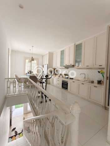 Rumah di Geger Kalong, Bandung, Luas 288m² Bangunan 400m² - SEGERA MILIKI! Rumah di Geger Kalong, Bandung, Luas 288m² Bangunan 400m² - SEGERA MILIKI!