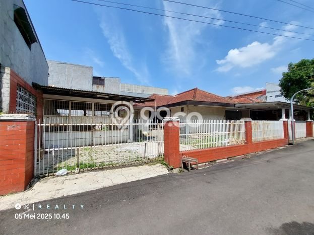 Rumah Mewah LB 200m2 Siap Huni Desain Elegan di Geger Kalong, Bandung Rumah Mewah LB 200m2 Siap Huni Desain Elegan di Geger Kalong, Bandung