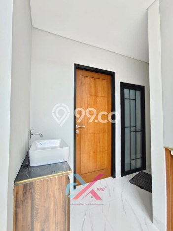Ready to Use! Luxury House LT 250m2 Desain Modern di Setiabudi Ready to Use! Luxury House LT 250m2 Desain Modern di Setiabudi