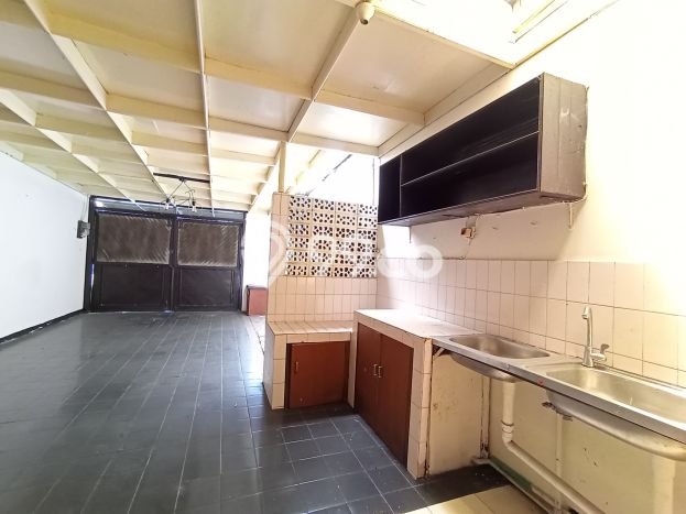 LISTING BARU! Rumah Strategis di Antapani, Luas 291m² LB 150m² LISTING BARU! Rumah Strategis di Antapani, Luas 291m² LB 150m²