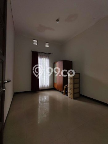 Rumah Mewah LB 200m2 Siap Huni Desain Elegan di Turangga, Bandung Rumah Mewah LB 200m2 Siap Huni Desain Elegan di Turangga, Bandung