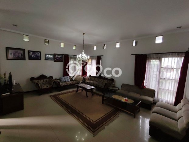 Rumah Mewah LB 200m2 Siap Huni Desain Elegan di Turangga, Bandung Rumah Mewah LB 200m2 Siap Huni Desain Elegan di Turangga, Bandung