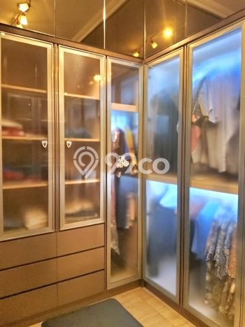 Hunian Elit LB 300m2 Siap Pakai Desain Elegan di Gading Serpong, Tangerang Hunian Elit LB 300m2 Siap Pakai Desain Elegan di Gading Serpong, Tangerang