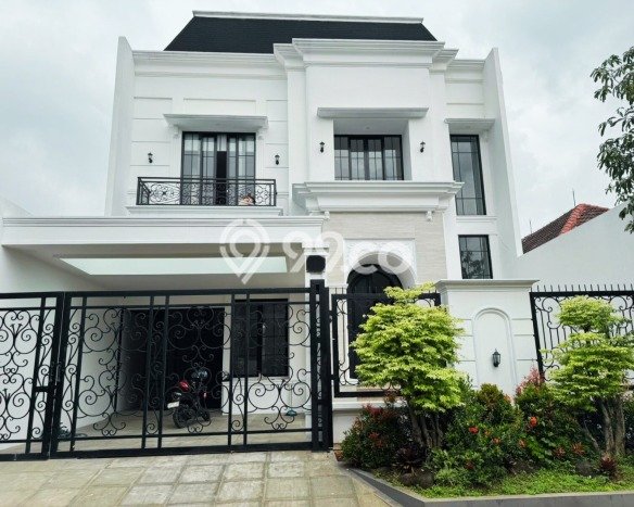 Jual Rumah Mewah Megah Dengan View Eksklusif di Gading Serpong, Tangerang Jual Rumah Mewah Megah Dengan View Eksklusif di Gading Serpong, Tangerang