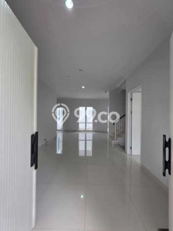 Hunian Elit LB 200m2 Siap Pakai Desain Elegan di Gading Serpong, Tangerang Hunian Elit LB 200m2 Siap Pakai Desain Elegan di Gading Serpong, Tangerang