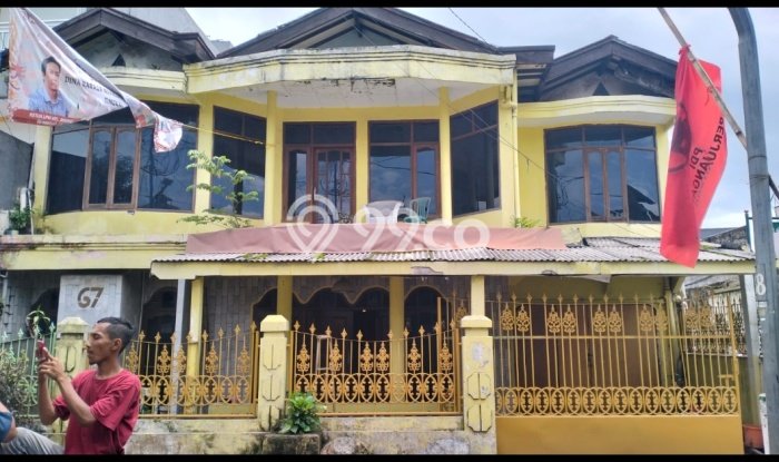 Dijual Hunian Rumah Terawat 4 KT di Gatot Subroto, Bandung Dijual Hunian Rumah Terawat 4 KT di Gatot Subroto, Bandung