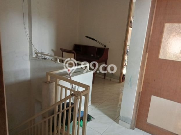 Rumah Strategis Modern Lb 180m2 di Pamulang, Tangerang Selatan Rumah Strategis Modern Lb 180m2 di Pamulang, Tangerang Selatan