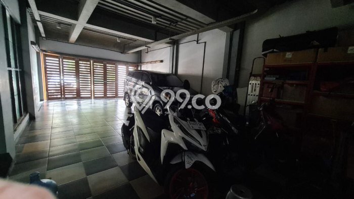 Unit Kantor Dijual di Jakarta Pusat LT 141m2 & LB 400m2 Unit Kantor Dijual di Jakarta Pusat LT 141m2 & LB 400m2