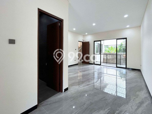 Dijual Rumah Luas Elegan Dengan View Cantik di Pejaten, Jakarta Selatan Dijual Rumah Luas Elegan Dengan View Cantik di Pejaten, Jakarta Selatan