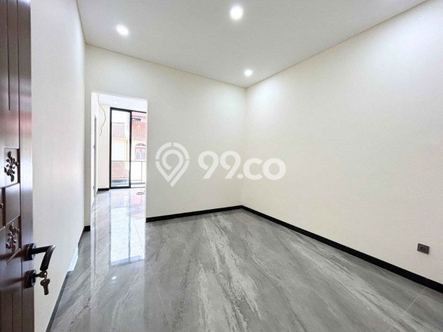 Dijual Rumah Luas Elegan Dengan View Cantik di Pejaten, Jakarta Selatan Dijual Rumah Luas Elegan Dengan View Cantik di Pejaten, Jakarta Selatan
