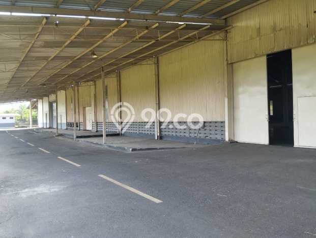 Area Ramai! Pabrik Dijual di Rengasdengklok untuk Bisnis Luas Bangunan 7696m2 Area Ramai! Pabrik Dijual di Rengasdengklok untuk Bisnis Luas Bangunan 7696m2
