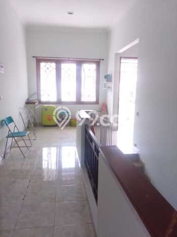 Rumah Strategis Modern Lb 250m2 di Babakan Madang, Bogor Rumah Strategis Modern Lb 250m2 di Babakan Madang, Bogor