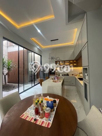 Rumah Elit Modern Siap Huni di Lebak Bulus Jakarta Selatan Rumah Elit Modern Siap Huni di Lebak Bulus Jakarta Selatan