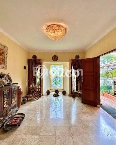 Ready to Use! Luxury House LT 250m2 Desain Elegan di Pondok Indah Ready to Use! Luxury House LT 250m2 Desain Elegan di Pondok Indah